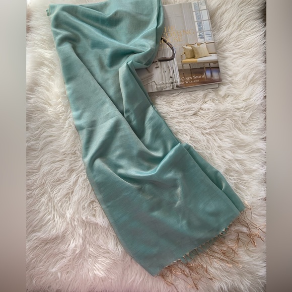 Women big scarf with trim in Teal & gold colour Laura in mint condition - Picture 4 of 8